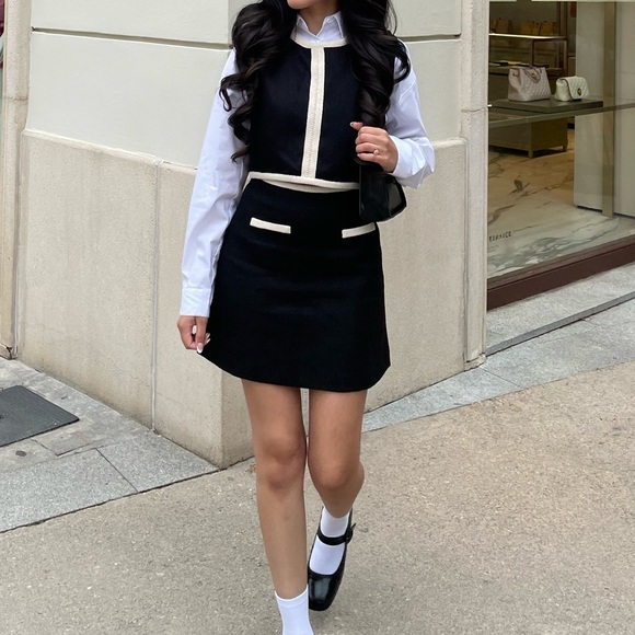 Black and creme vest + skirt set - Picture 2 of 4